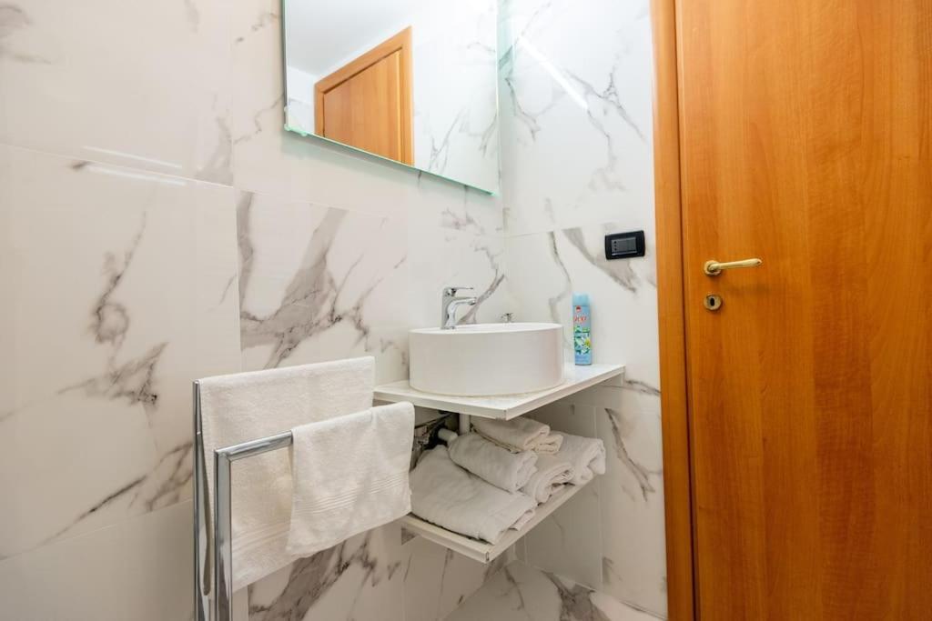 Appartamento Confortevole Genoa Bagian luar foto