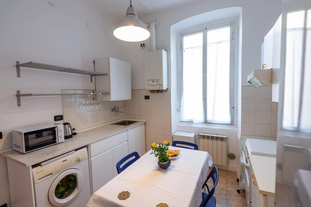 Appartamento Confortevole Genoa Bagian luar foto