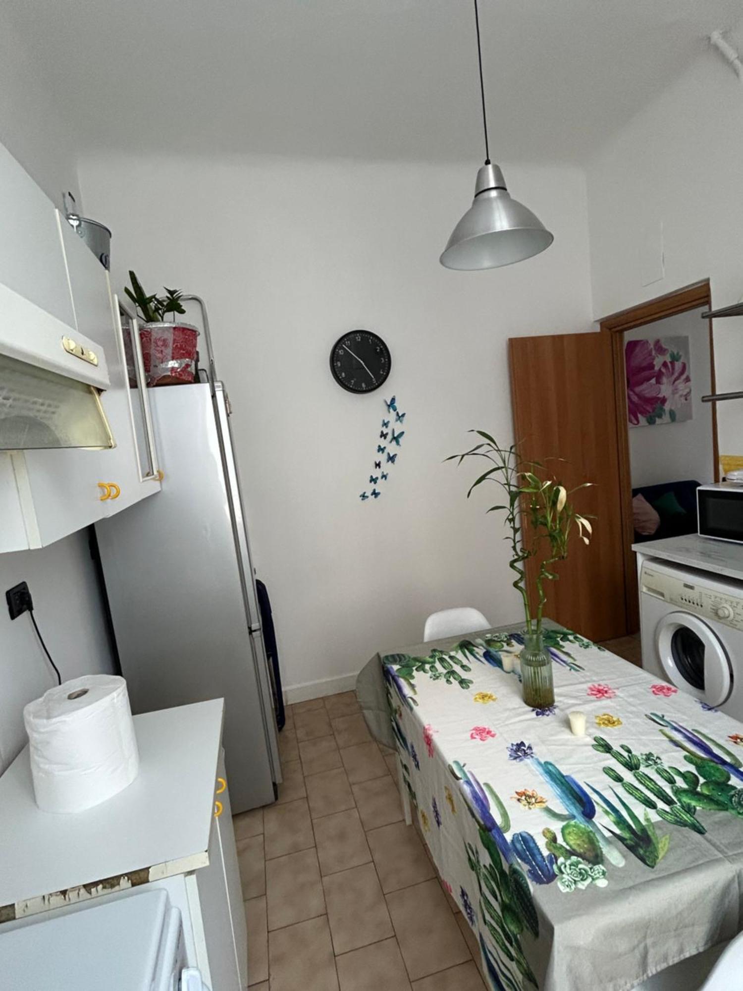 Appartamento Confortevole Genoa Bagian luar foto